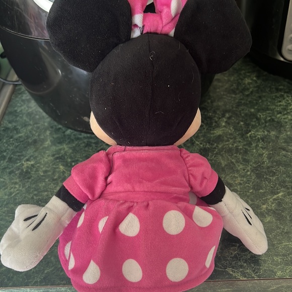 Minnie Mouse - Picture 2 of 3